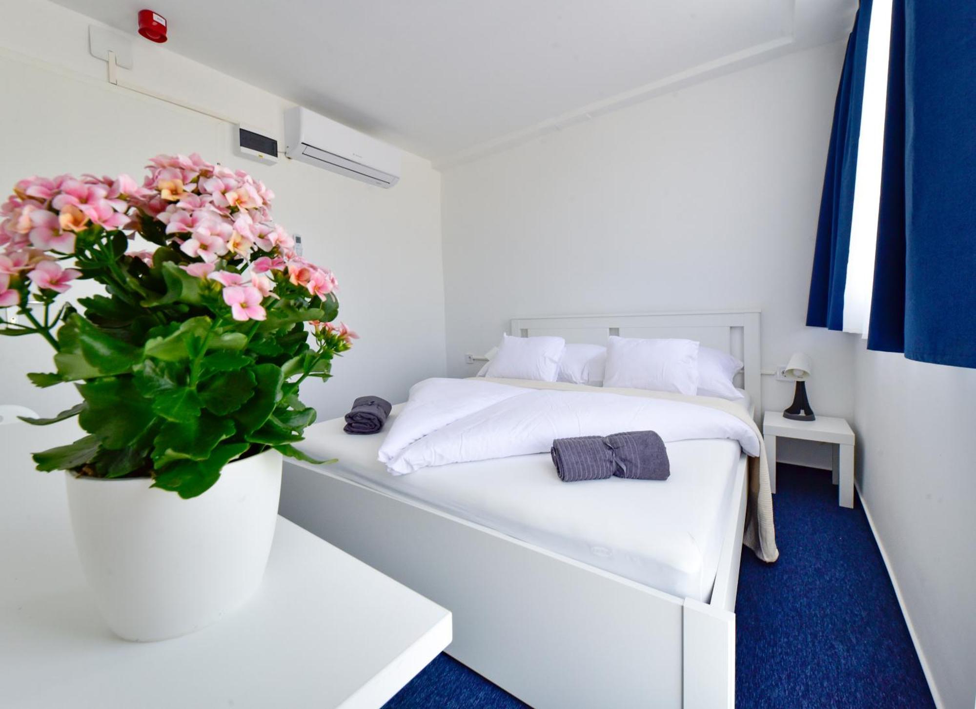 Zama Hotel Zamardi Bagian luar foto