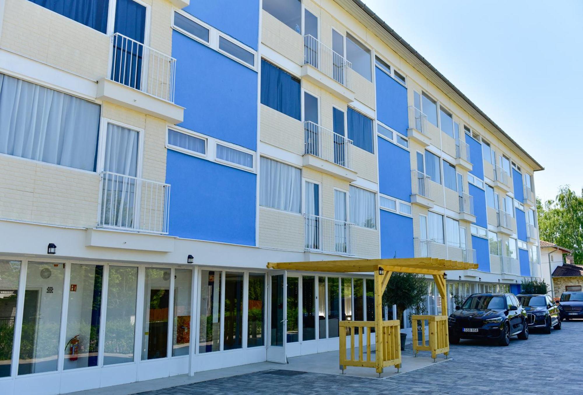 Zama Hotel Zamardi Bagian luar foto
