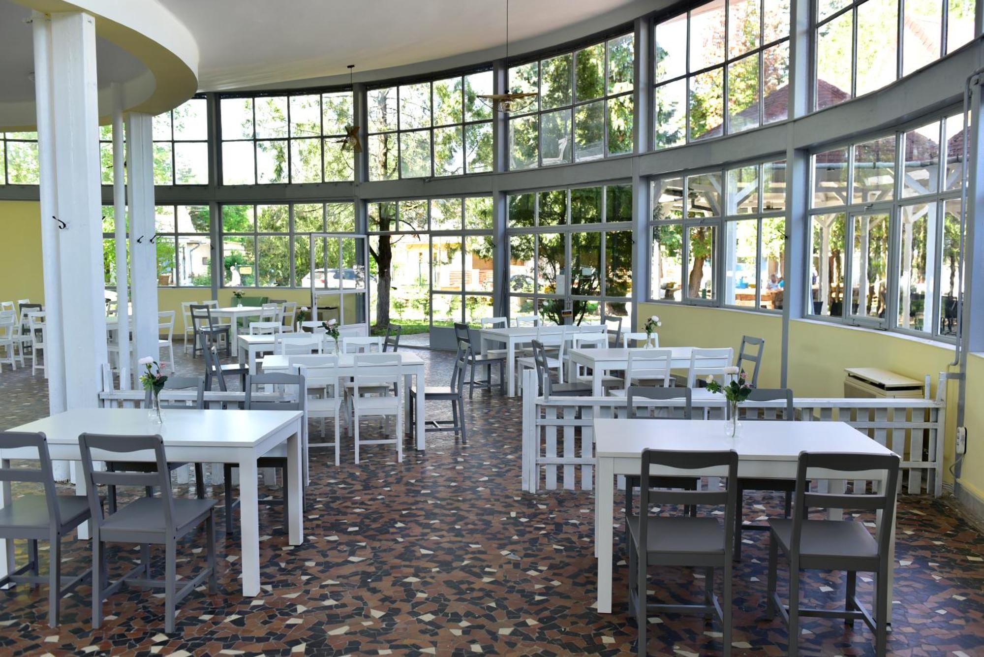 Zama Hotel Zamardi Bagian luar foto